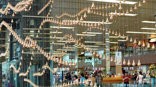 Kinetic-Rain-Singapore - scultura - pioggia- Aeroporto