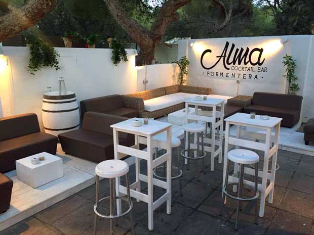 aprire cocktail Bar locale a Formentera