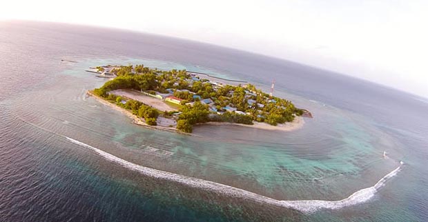 Sara si è trasferita a vivere alle Maldive dove gestisce una Guest House