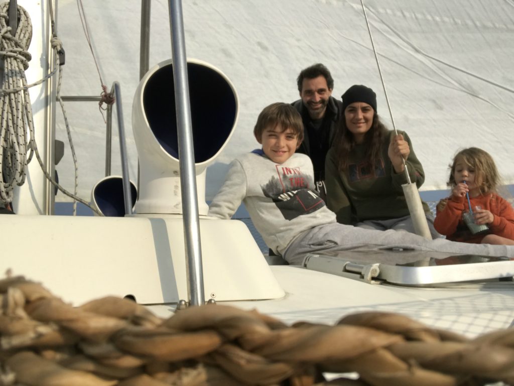 Mollare Tutto per vivere in barca a vela ed esplorare il mondo con tutta la famiglia