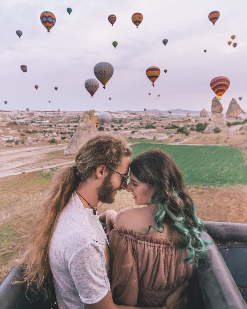 Storie di Travel Vlogger italiani: Giorgio e Martina di In Viaggio col Tubo ci raccontano la loro - Volo in mongolfiera in Cappadocia